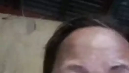 Yaşlı ateşli Filipinli