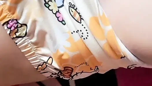 Karım kahvaltı için vücudunu sunuyor