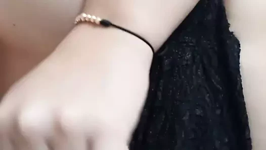 Tüm vücuduma dokunmak ve amımla oynamak