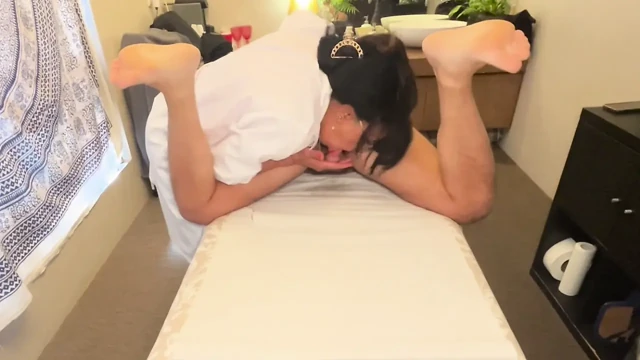 Bu lingam, tantrik mi yoksa sadece erotik masaj mı? Çok güzel!