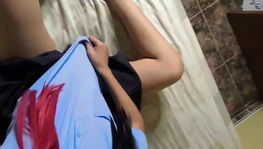 Okuldan eve döndüğünde sana böyle videolar göndermemi ister misin?