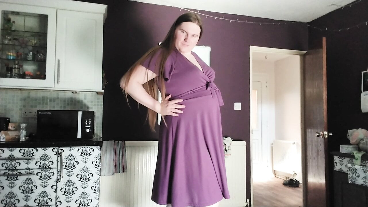 seksi trans anal içinde topuklu ve bir vintage elbise