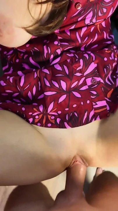 Знаковый момент из "Пасынок заметил, что мачеха не носит трусики под юбкой"