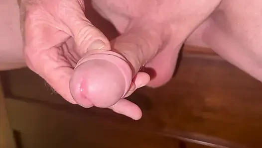Yarağımı sikiyorum