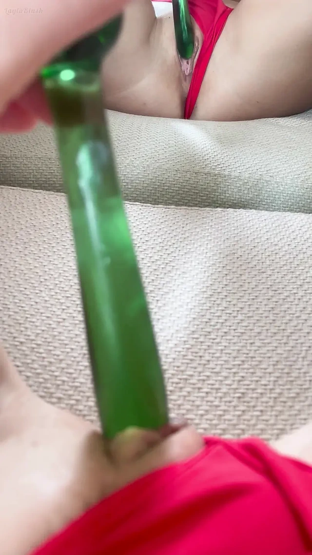 She start to play near mirror and dont stop until have orgasm