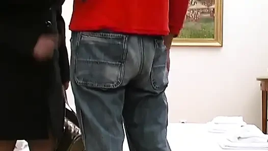 Gerçek bir profesyonel gibi yarak alıyor