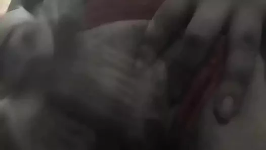 Amcık ıslamak için bir dil arıyor...