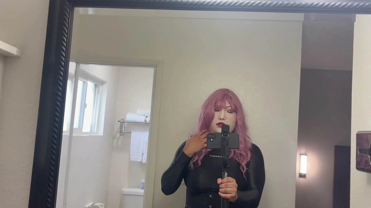 Kadın maskeli sissy