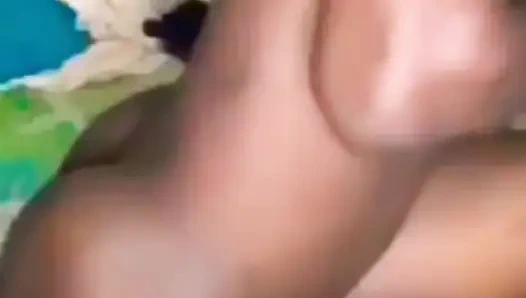 Orada kal genç kız! Annen asla yarağıma bu kadar boşalmaz