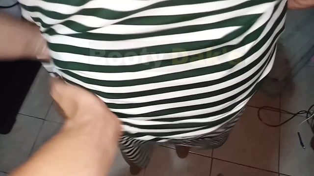 Karım gittiğinde hizmetçimi becerdim