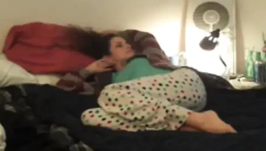 Bir arkadaşın evinde akşam yemeği eğlencesi