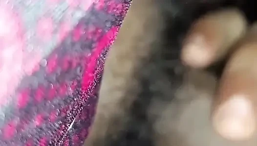 Hintli kız arkadaşım yarağımı emiyor