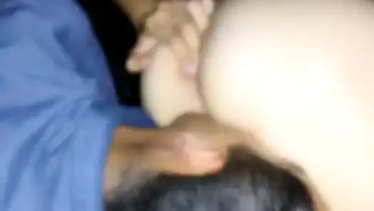 Jaime Nikki'nin götünü emiyor