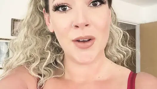 Giantess küçük bir tuzak kuruyor