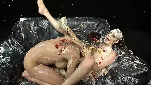 Samantha bentley ve valentina cruz ile bir ayak içinde the kedi