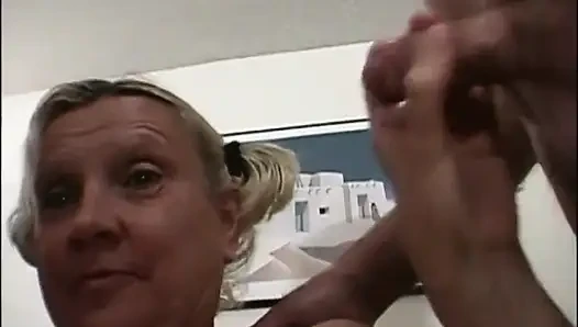 Mature threesome hairy pussy milf fucking