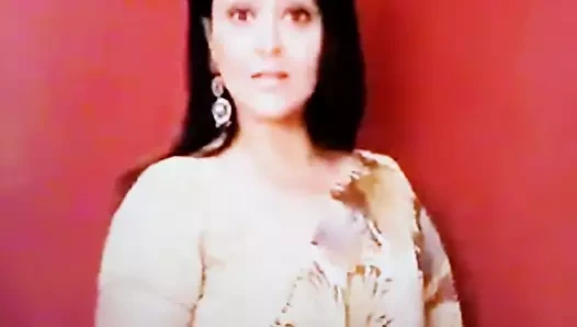 Mehra teyze sıcak ahhhhhh......hhhhhhh