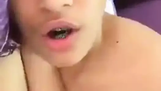 Busty civciv Mastürbasyon