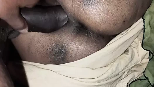 Kırsal karı koca Hintli tarzında seks yapıyor