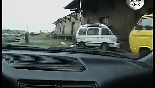 İri göğüslü esmer kadın mastürbasyon yapmadan ve domalarak mastürbasyon yapıyor