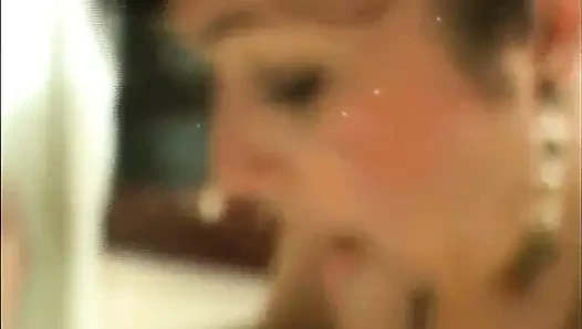 Allissa ile tükürme kahvaltısı