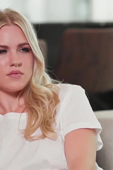 Wicked - geçmişe yolculuk et ve ateşli büyük memeli kız arkadaşını sik