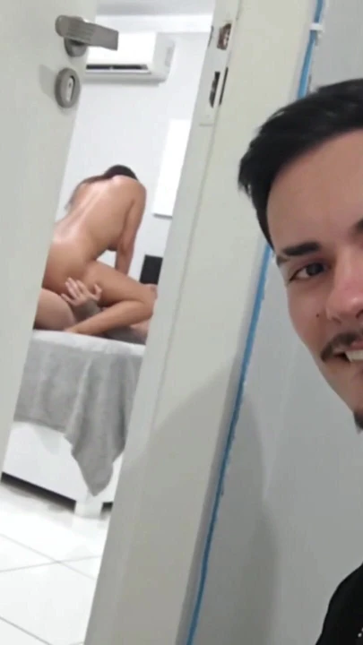 "Arkadaşımı ziyarete gittim ve onu karısıyla iş üzerinde yakaladım" dan mutlaka görülmeli an