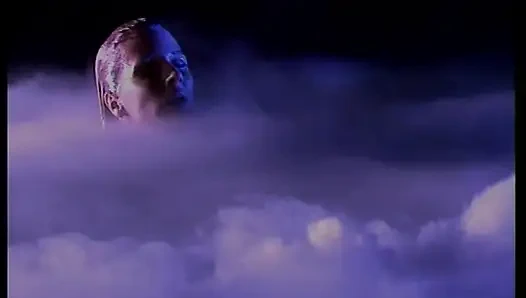 Шлюшка с большой грудью скачет на члене ебаря, затем получает сливки в помещении