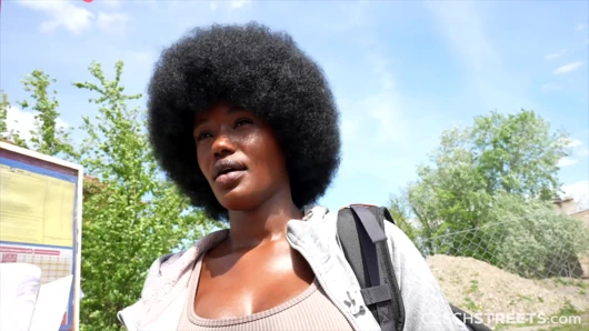 Çek sokakları 152: sevimli büyük memeli zenci kızla şenlik