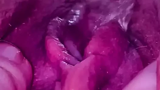Watch my cute pussy piss (no audio)