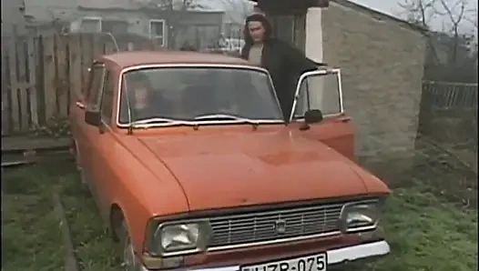 Büyük tombul orta yaşlı seksi kadın genç yarak üzerinde