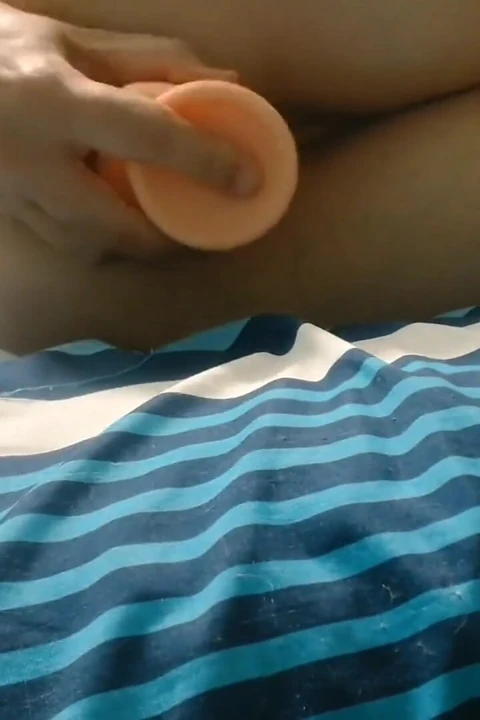 Azgın orta yaşlı seksi kadın fışkırtıyor