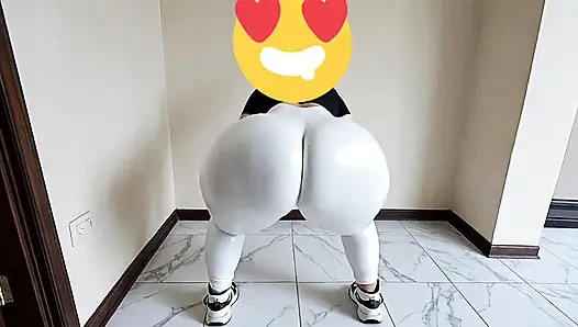 Büyük götlü kadın seksi bir şekilde sallıyor