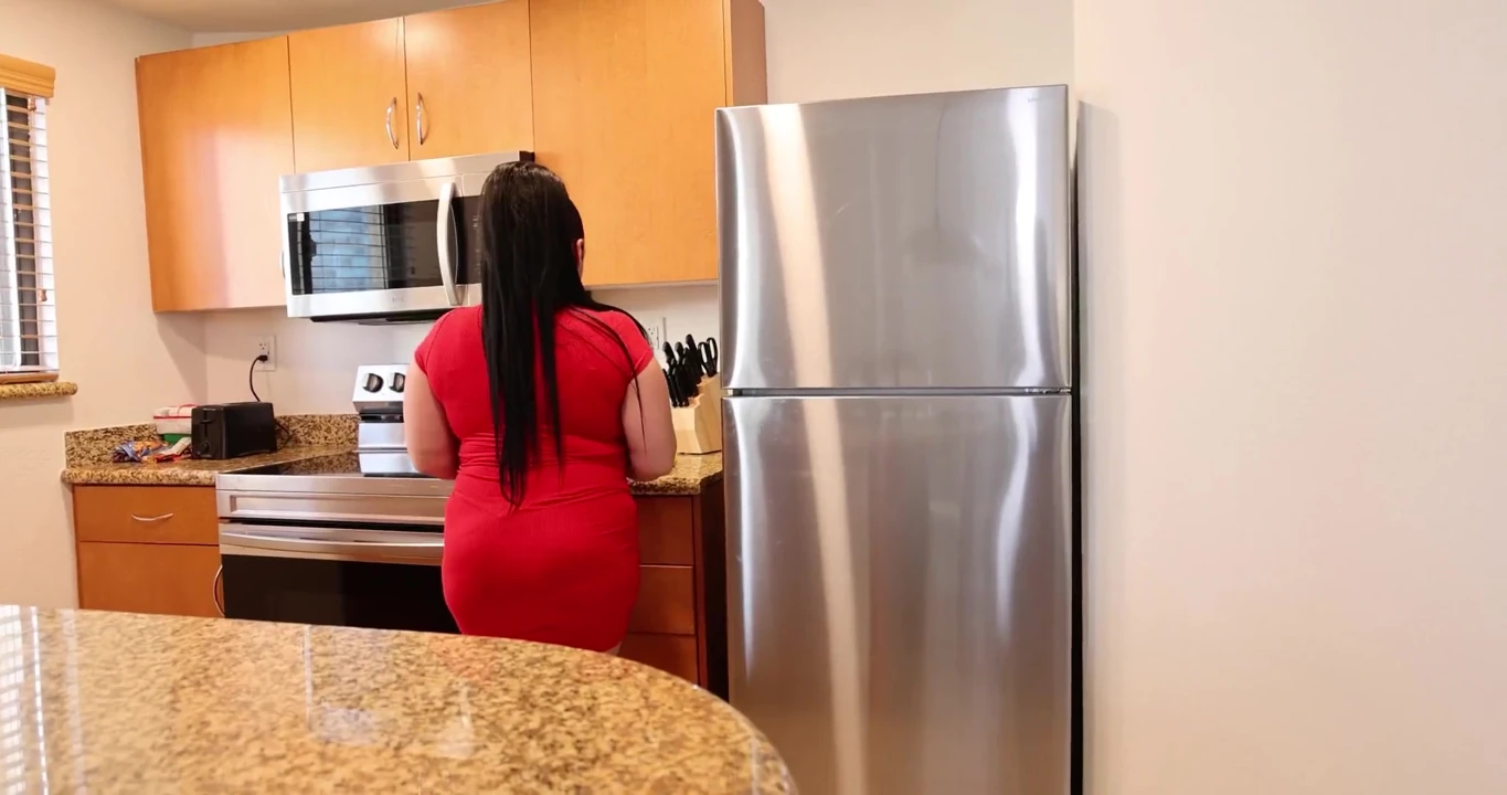 Goddessx Sucks and Fucks Hot GILF Atlas XXX