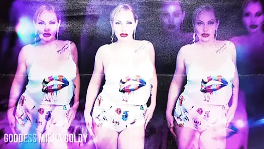 Benim için aptal ol ve ilk gerçek sikini em!