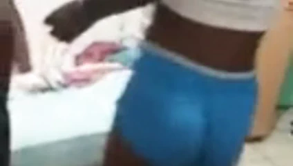 Martinique kızları twerk yapıyor