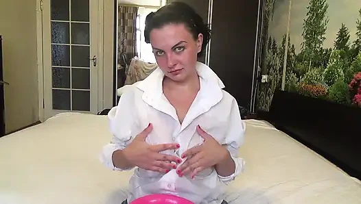 Kate erter deg med stripping og slikker på toalettet