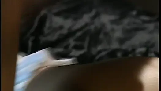 Ateşli sarışın mahkum hapishanede gardiyan tarafından sert sikiliyor