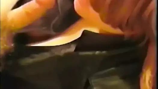 Islak sıcak ve şaşırtıcı oral seks vermek