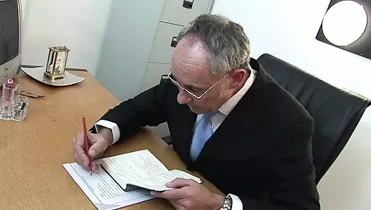 Güzel kadın sikişiyor