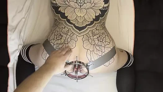 Aşırı esneme: spekulum oyunu ve anal