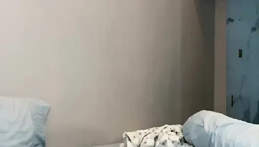 VCS aynı modeldir, ancak vücut çok pürüzsüz.