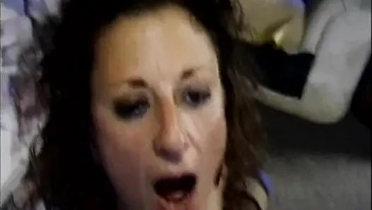Olgun hatun yoğun sert sikişten ıslak damlıyor