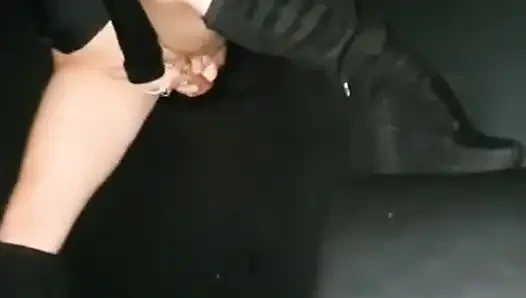 Vanessinha zafer deliğine gider ve çok heyecanlanır