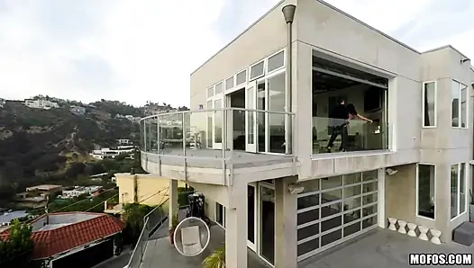 Mofos - büyük memeli esmer rachele richey ve gavin drone tarafından film dışında yaramazlık yapıyor