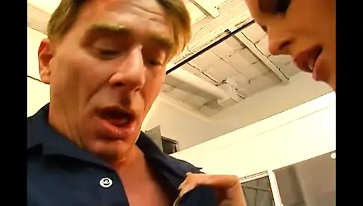 Esmer güzel sürtük için çılgın vahşi grup seks