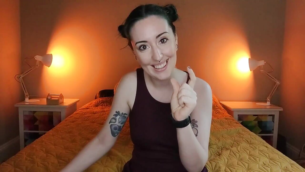 Garip bir sph - sözlü aşağılama, eller serbest orgazm ve gülerek kadın egemenliği bakış açısı - bayan faith rae'nin tam videosu