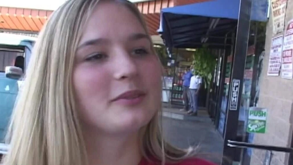 Trẻ 18 tuổi được quái vật đen vòi nước