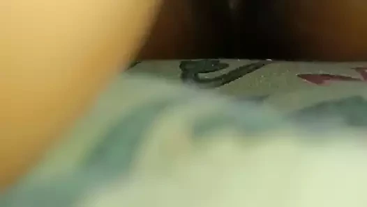 Hint desi yenge ki bahut chutt gili h