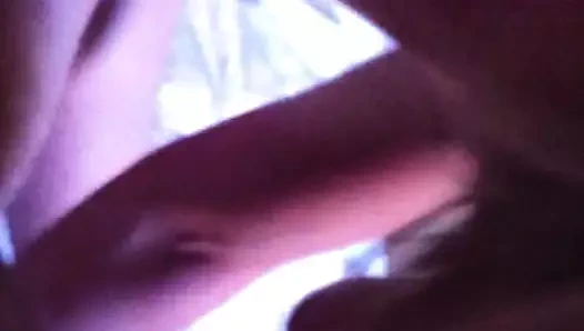 sarışın tabaklanmış kaslı berbat horoz ve yumruklu